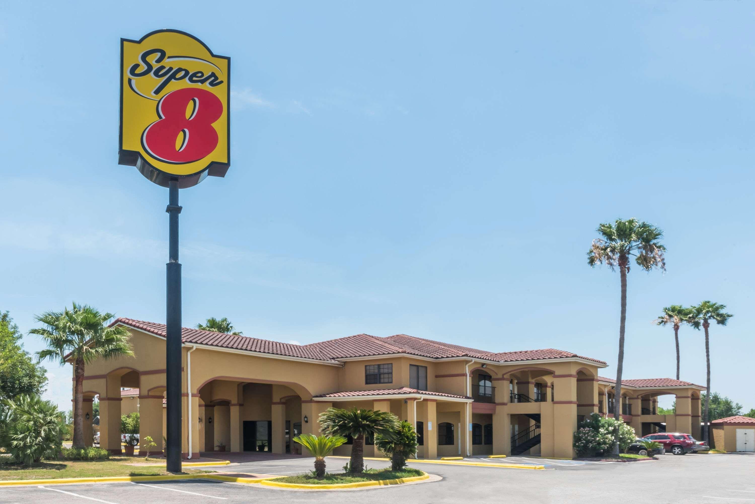 Super 8 By Wyndham Weslaco Dış mekan fotoğraf