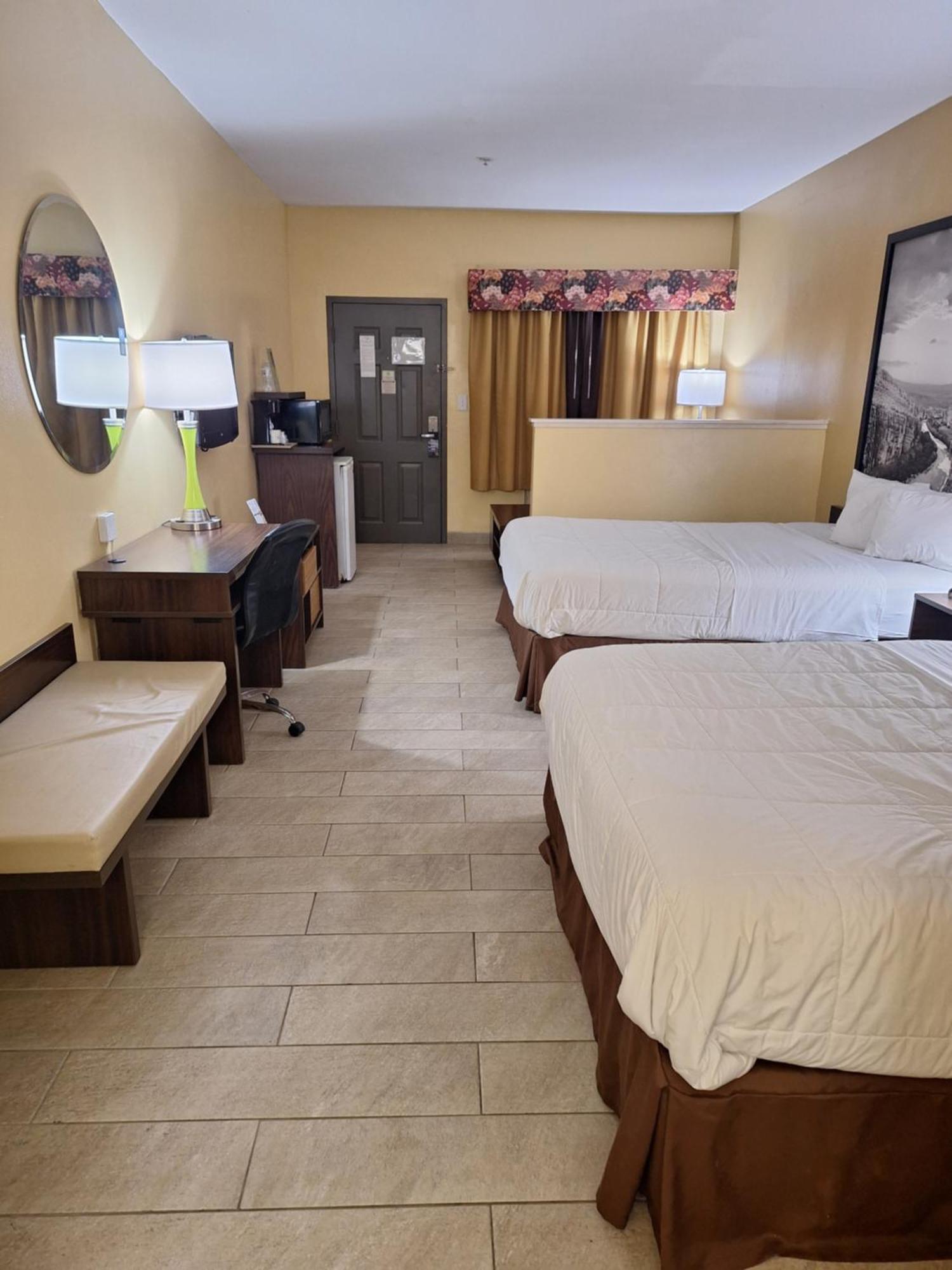 Super 8 By Wyndham Weslaco Oda fotoğraf