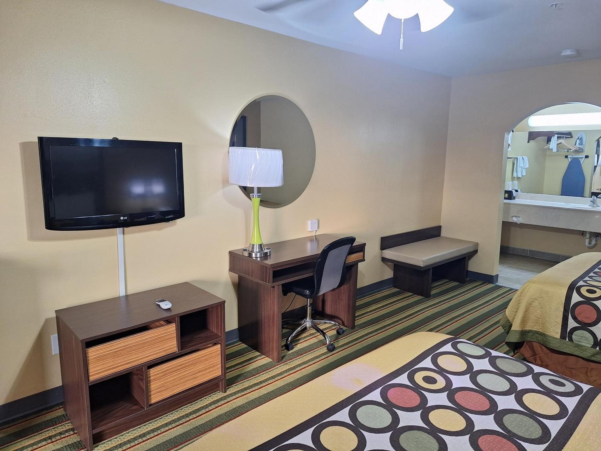 Super 8 By Wyndham Weslaco Oda fotoğraf