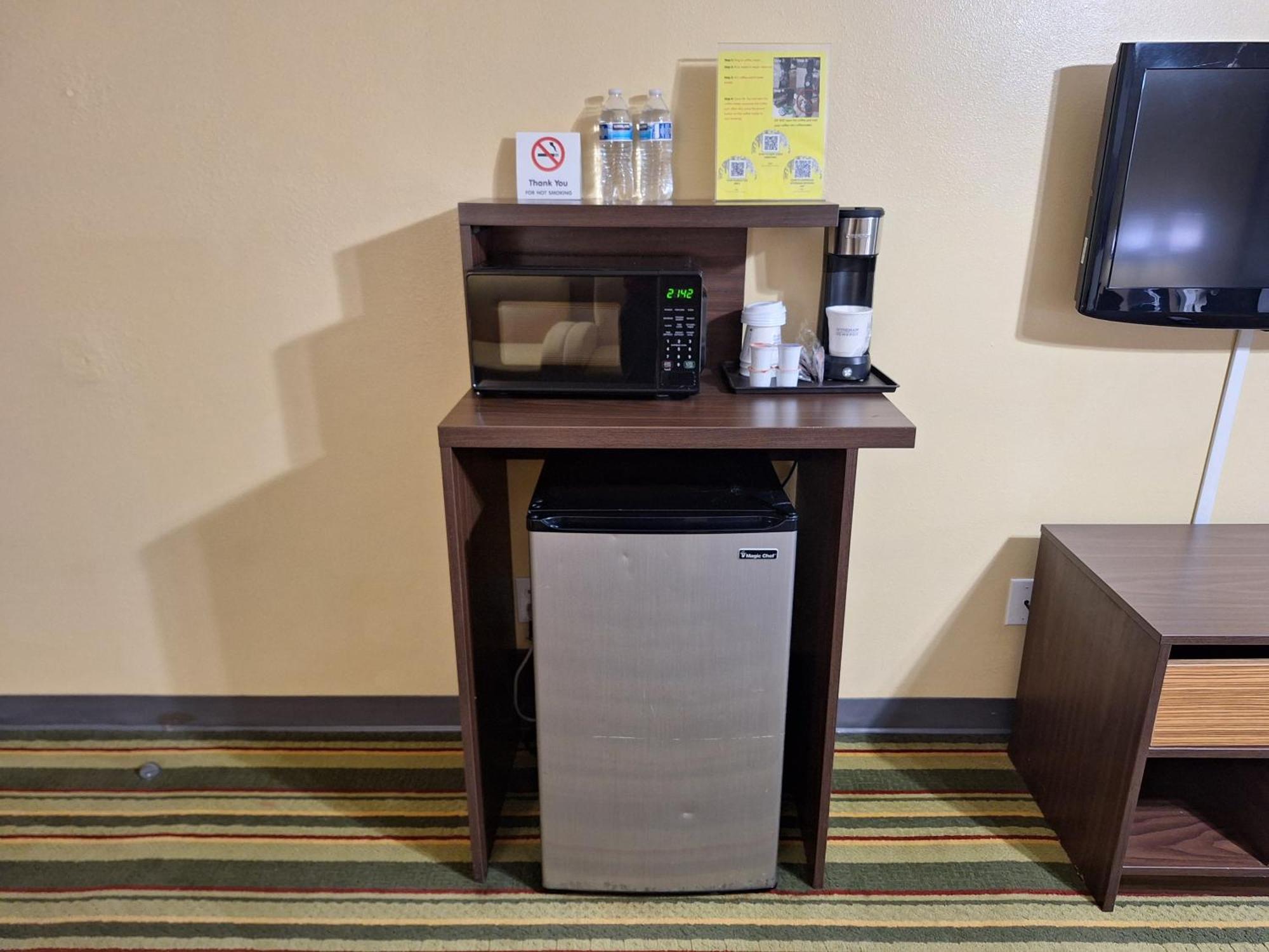 Super 8 By Wyndham Weslaco Oda fotoğraf
