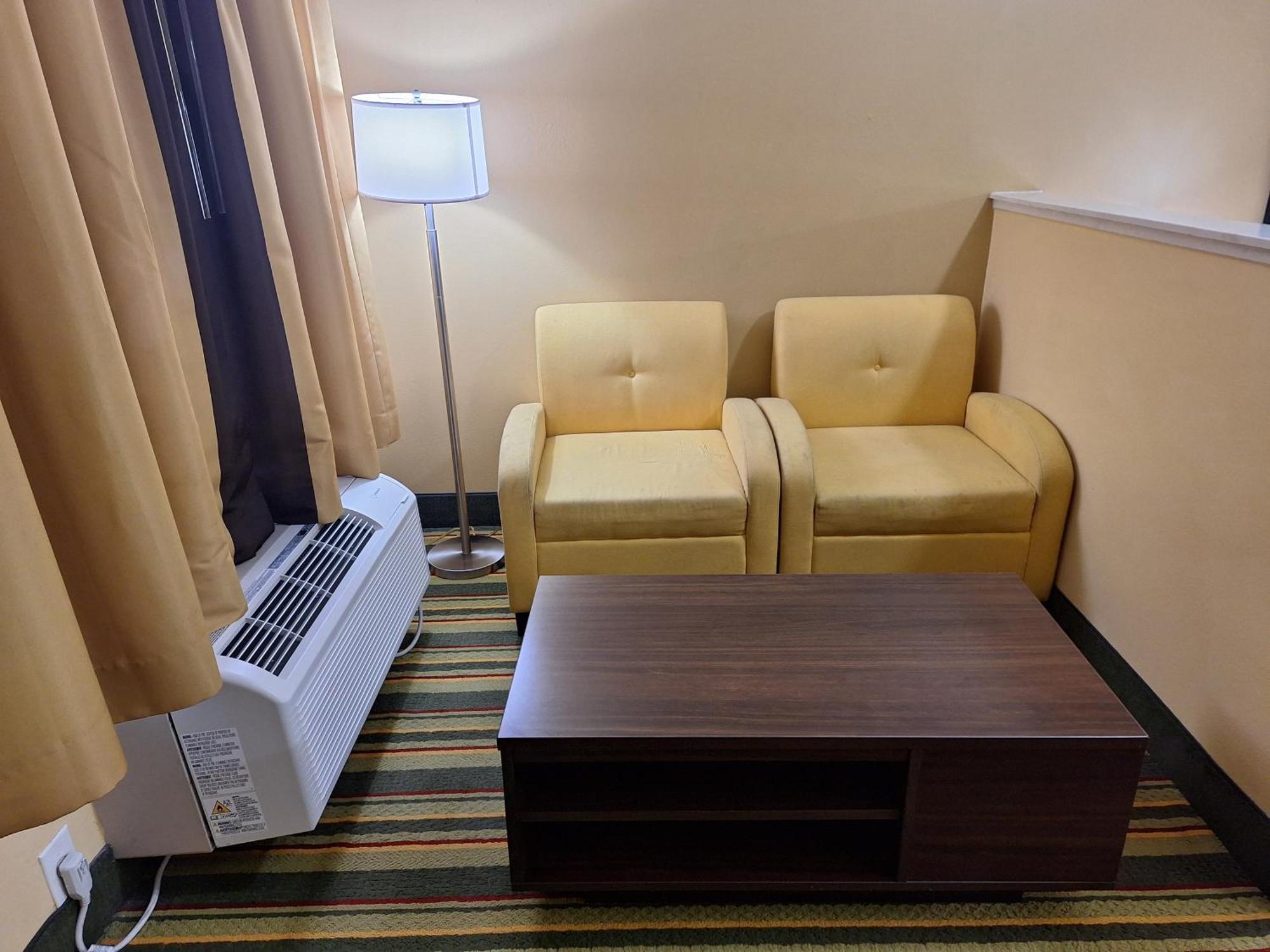 Super 8 By Wyndham Weslaco Oda fotoğraf