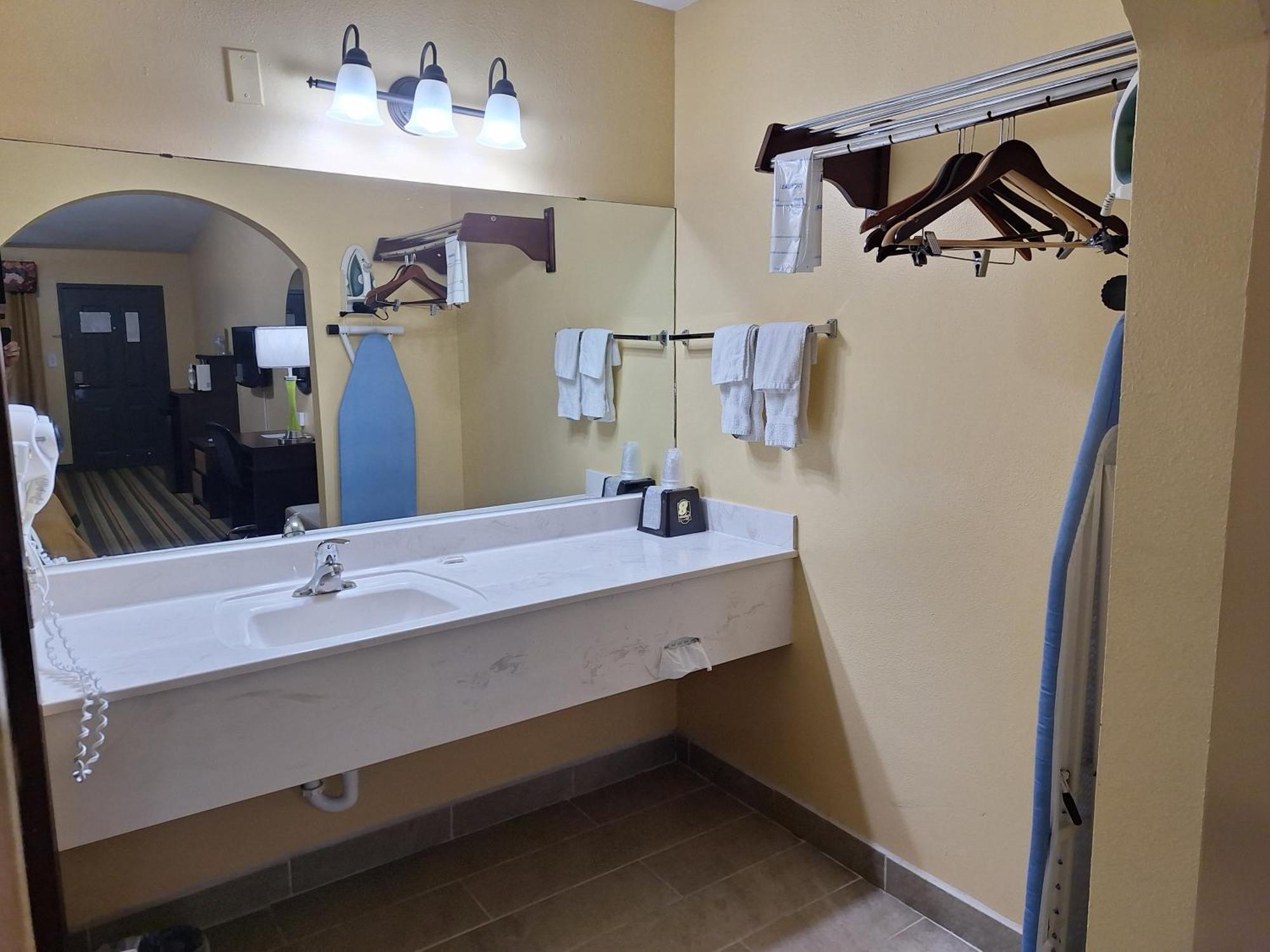 Super 8 By Wyndham Weslaco Oda fotoğraf